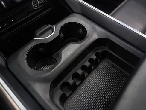 Used 2019 RAM 1500 Laramie AWD/4WD image 27