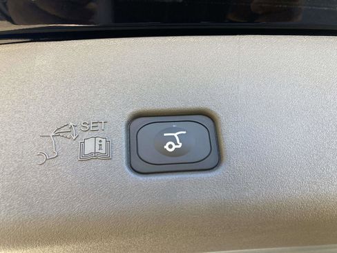 New 2025 Lincoln Nautilus Reserve image 16