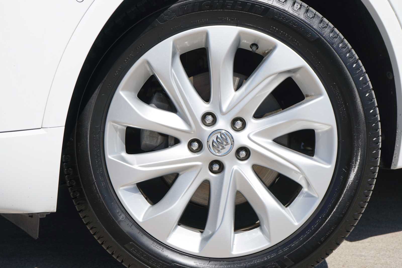 Used 2018 Buick Envision Premium w/ Driver Confidence Package AWD/4WD image 2
