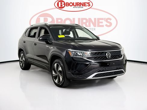 Used 2023 Volkswagen Taos SE w/ Panoramic Sunroof Package AWD/4WD image 1