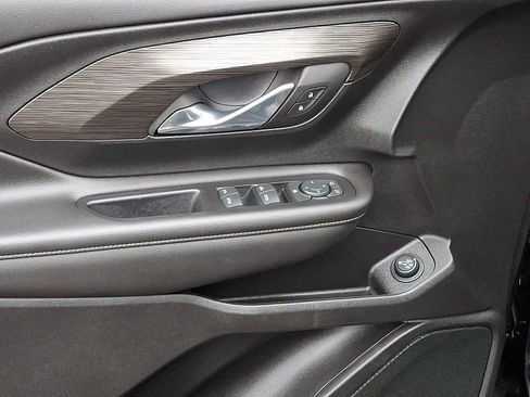 Used 2023 GMC Terrain SLE w/ Driver Convenience Package image 12