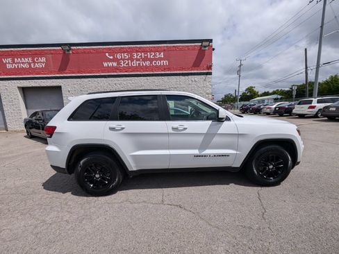 Used 2020 Jeep Grand Cherokee Laredo RWD image 5