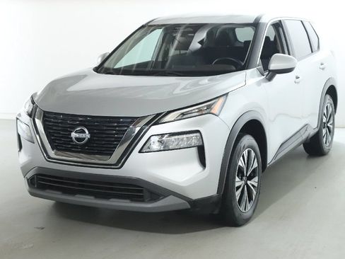 Used 2023 Nissan Rogue SV AWD/4WD image 4