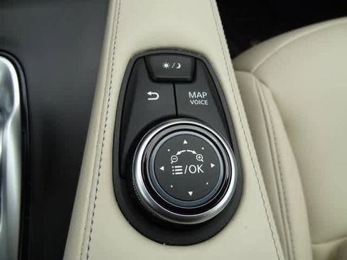 Used 2020 INFINITI QX50 Luxe w/ Navigation Package image 40