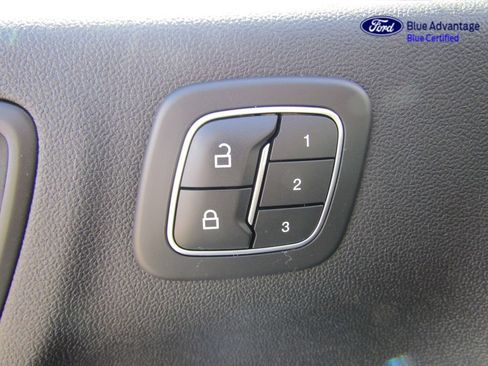 Certified 2022 Ford Escape Titanium FWD image 27