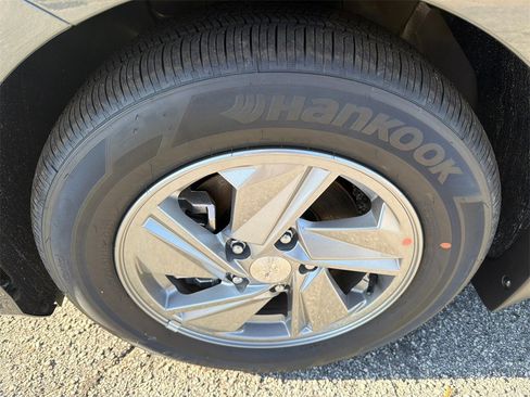 New 2026 Hyundai Elantra SE image 11