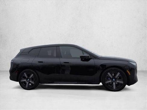 Used 2025 BMW iX M60 image 4