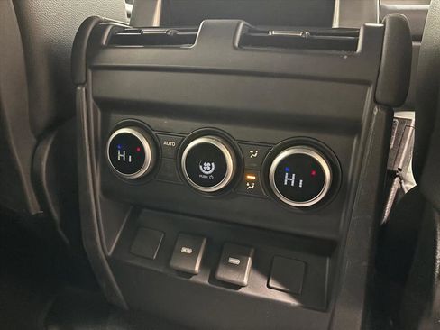 Used 2023 Land Rover Defender 130 S image 39