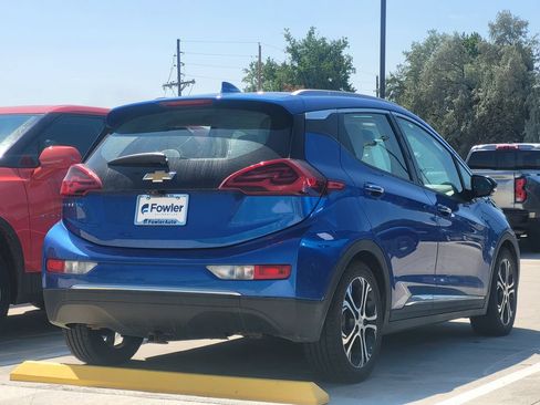 Used 2017 Chevrolet Bolt Premier w/ Driver Confidence II Package FWD image 3