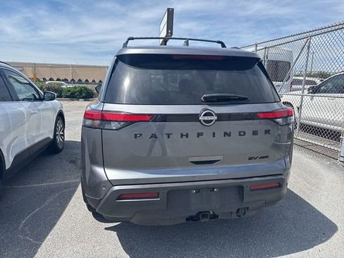 Used 2023 Nissan Pathfinder SV w/ SV Premium Package AWD/4WD image 10