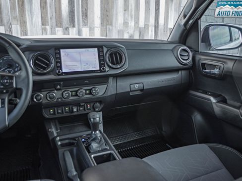 Used 2020 Toyota Tacoma TRD Sport w/ Technology Package AWD/4WD image 16