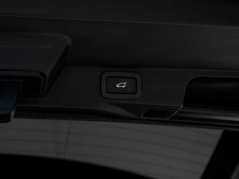 Used 2020 Land Rover Range Rover Sport SVR image 55