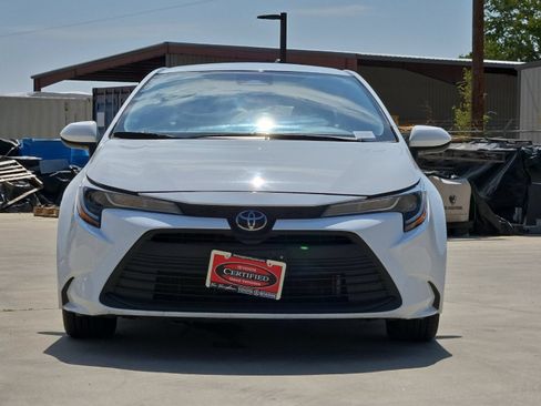 Used 2025 Toyota Corolla LE FWD image 8