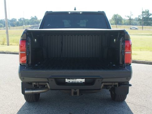 Used 2025 Toyota Tacoma SR w/ SR Upgrade Package AWD/4WD image 16