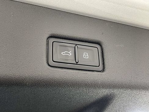 Certified 2025 Audi Q5 Premium w/ Premium Plus AWD/4WD image 22