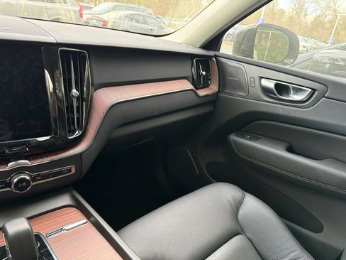 Certified 2023 Volvo XC60 B5 Plus image 34