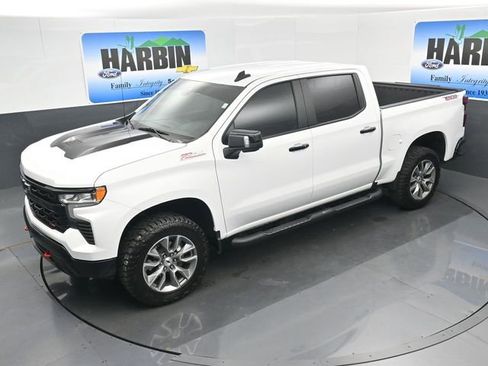 Used 2024 Chevrolet Silverado 1500 LT Trail Boss w/ LT Trail Boss Premium Package AWD/4WD image 22