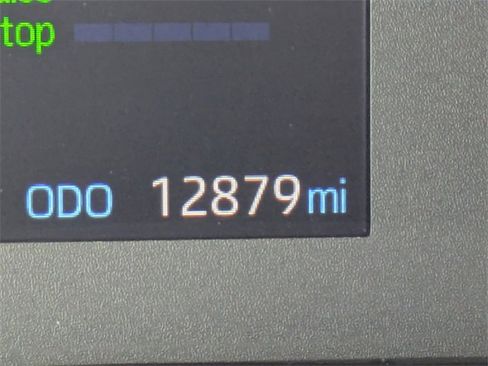 Used 2025 Toyota Corolla LE image 29