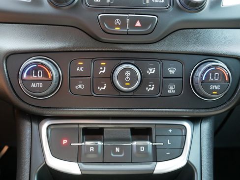 Used 2022 GMC Terrain SLT w/ Infotainment Package II AWD/4WD image 23