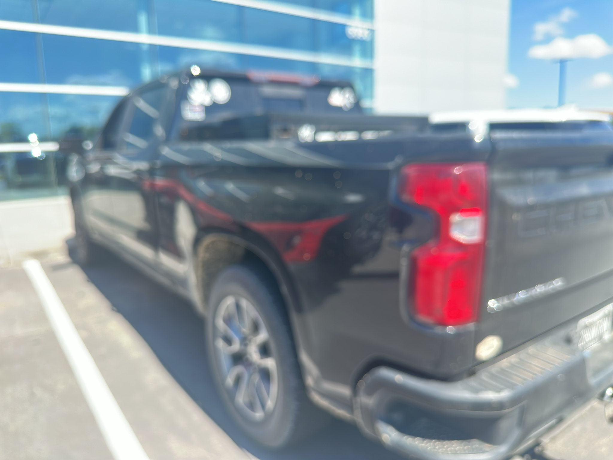 Used 2020 Chevrolet Silverado 1500 RST w/ True North Edition AWD/4WD image 2