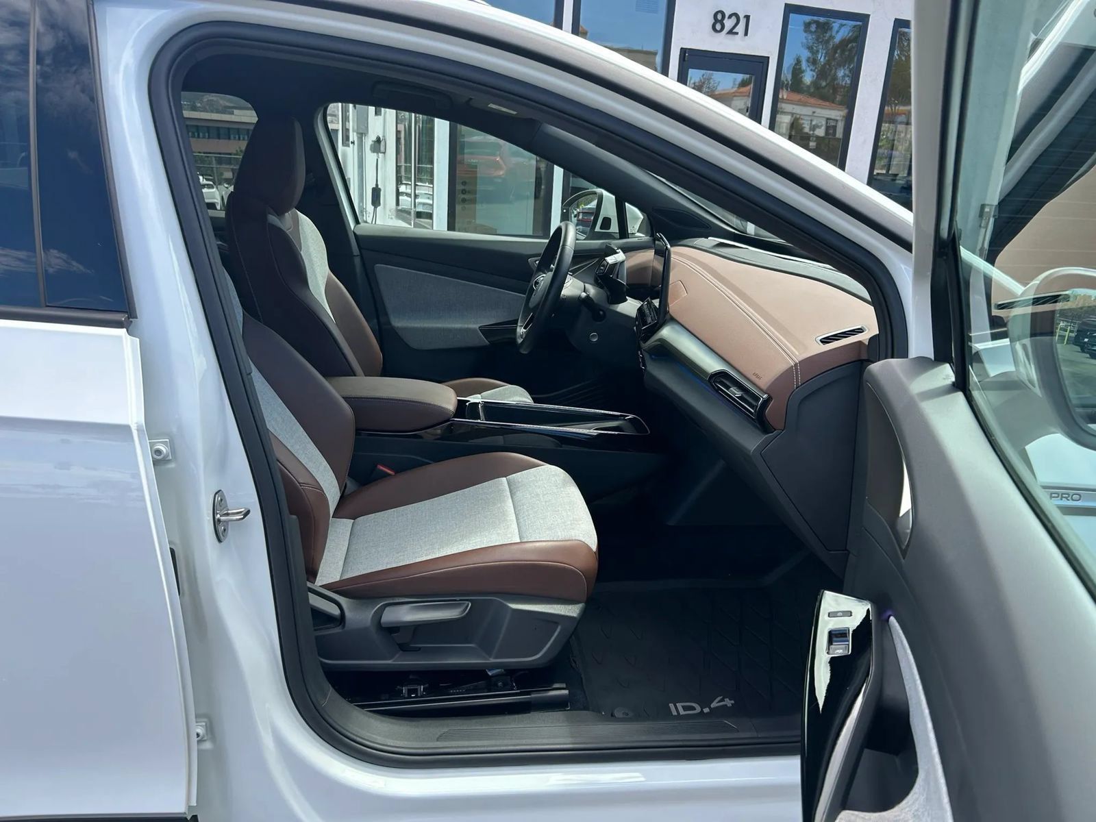 Used 2023 Volkswagen ID.4 Pro RWD image 35