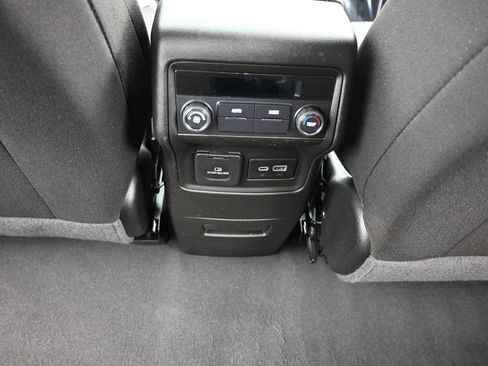 Used 2023 GMC Acadia SLE w/ Driver Convenience Package image 15