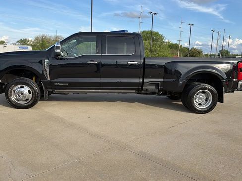 Used 2023 Ford F350 Lariat w/ Lariat Ultimate Package AWD/4WD image 10