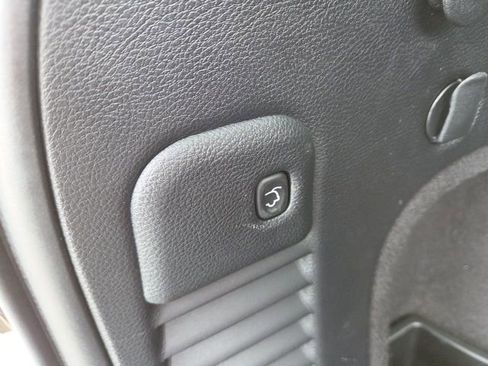 Used 2018 Jeep Grand Cherokee Laredo AWD/4WD image 8