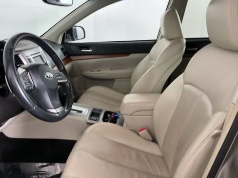 Used 2014 Subaru Outback 2.5i Limited w/ Moonroof Package AWD/4WD image 14