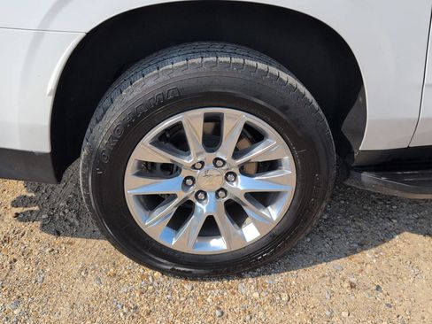 Used 2023 Chevrolet Suburban Premier AWD/4WD image 33
