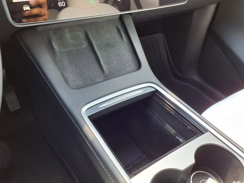 Used 2025 Tesla Model Y Long Range RWD image 22