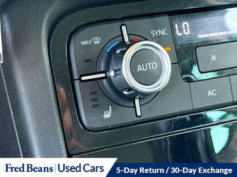 Used 2012 Volkswagen Touareg Sport AWD/4WD image 27