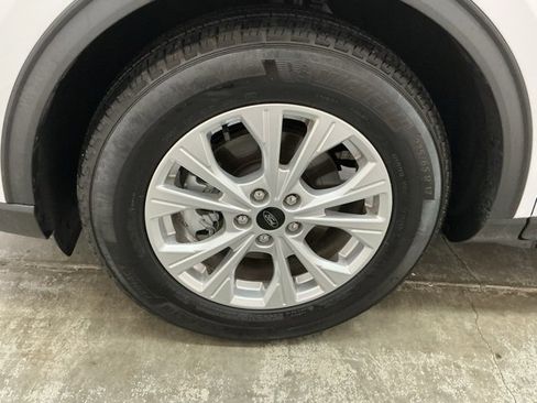 Used 2024 Ford Escape Active image 9