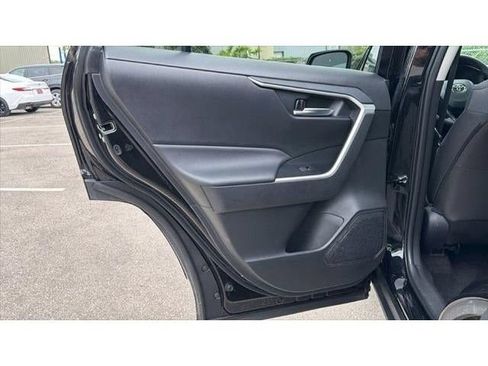 Certified 2025 Toyota RAV4 XLE FWD image 33