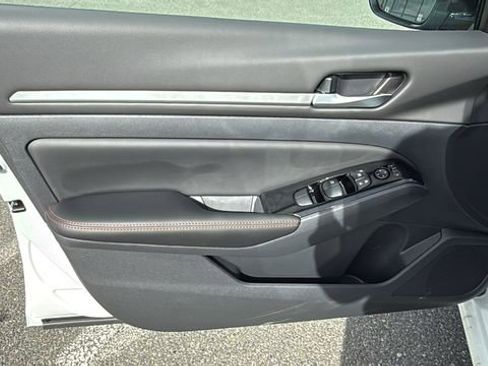 New 2025 Nissan Altima 2.5 SR image 21