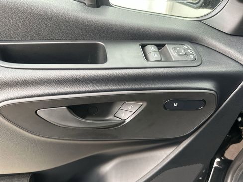 Used 2025 Mercedes-Benz Sprinter 2500 image 13