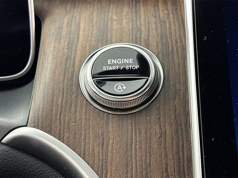 Certified 2026 Mercedes-Benz GLC 300 image 25