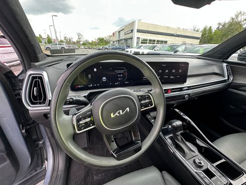 Used 2024 Kia Sorento SX Prestige w/ Sage Leather Package AWD/4WD image 33