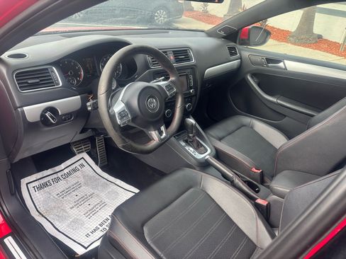 Used 2013 Volkswagen Jetta GLI Autobahn image 6