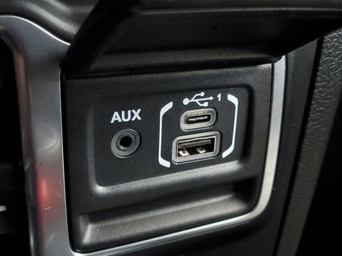 Used 2023 Jeep Wrangler Unlimited Sahara w/ Cold Weather Group AWD/4WD image 26