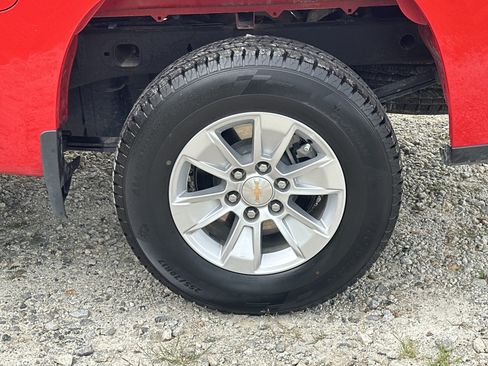 Used 2025 Chevrolet Silverado 1500 LT AWD/4WD image 19