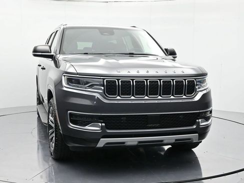 Used 2024 Jeep Wagoneer L Series II image 2