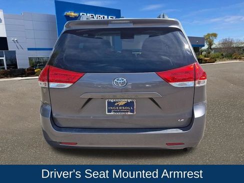 Used 2013 Toyota Sienna LE FWD image 23