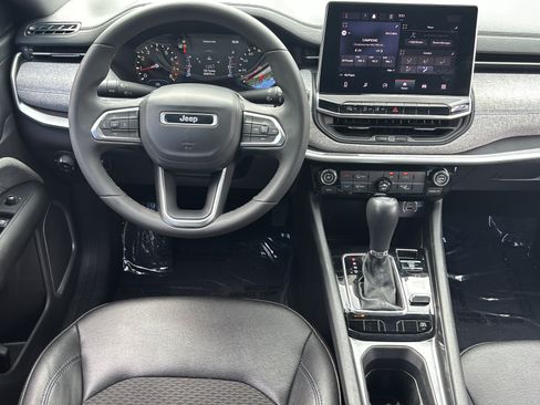 Used 2024 Jeep Compass Latitude AWD/4WD image 11