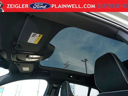 Used 2023 Volvo C40 P8 Recharge Ultimate AWD/4WD image 19