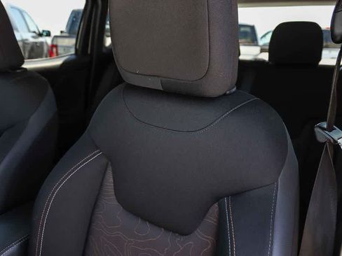 Used 2023 Jeep Renegade Latitude AWD/4WD image 26