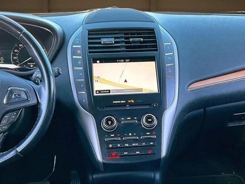 Used 2017 Lincoln MKC Select w/ Select Plus Package image 6