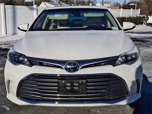 Used 2018 Toyota Avalon XLE Plus image 2