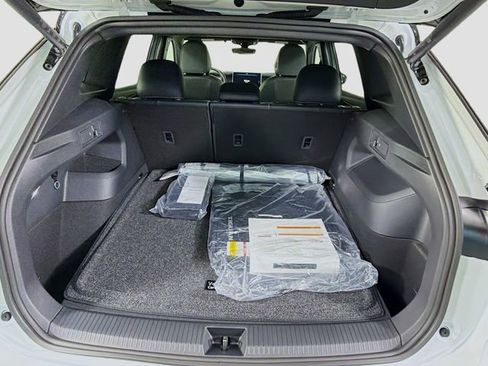 New 2026 Volkswagen Tiguan SE R-Line image 28