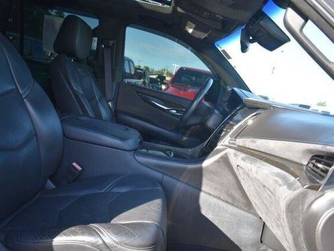 Used 2016 Cadillac Escalade Platinum AWD/4WD image 19